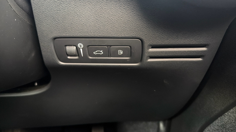 Volvo Xc40 1.5 T4 Recharge PHEV Plus Dark 5dr Auto Estate